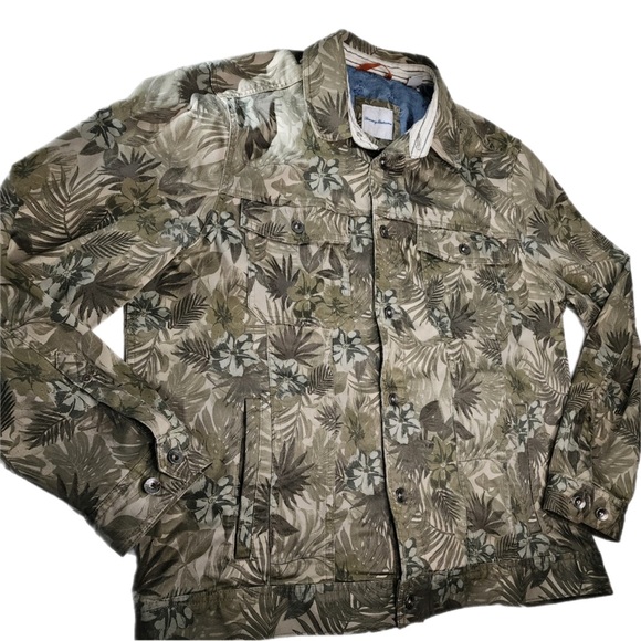 Tommy Bahama Other - Tommy Bahama XL Button Down Long Sleeve Boracay Camo Trucker Shirt Hawaiian